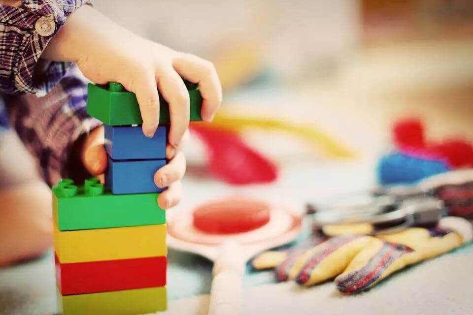 当你为孩子挡住所有困难挫折，也就挡住了他未来的成就